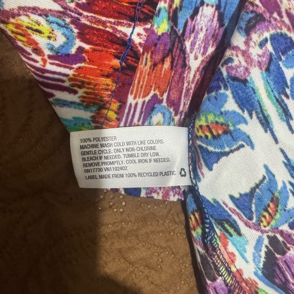 Colorful Abstract Print Top - Picture 4 of 4